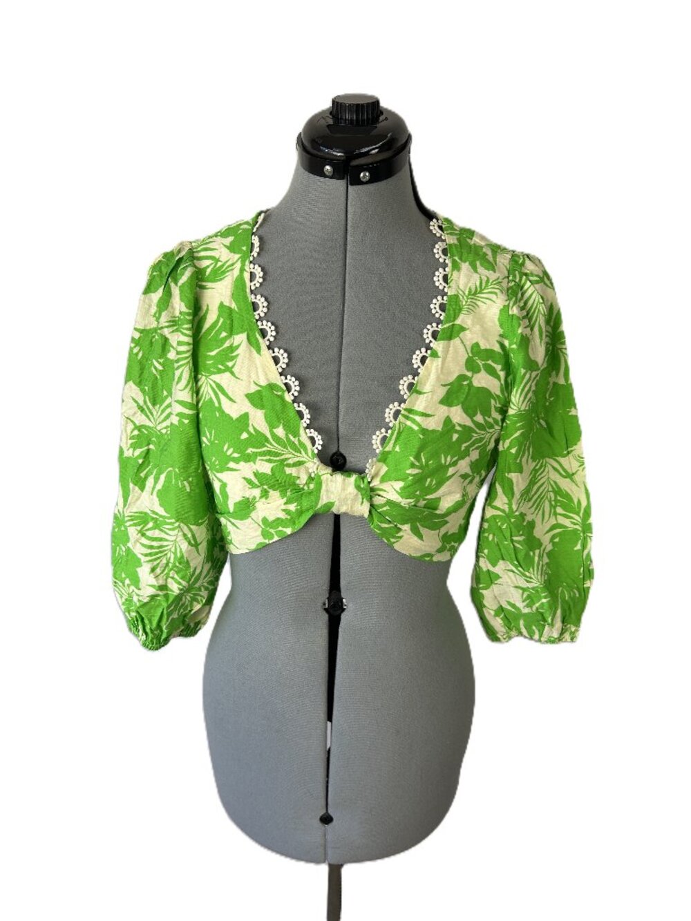Fore Cropped Deep V Boho Summer Floral Top Green M NWOT
